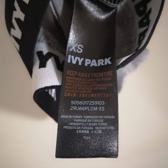 IVY PARK women's grey sportsbra - Picture 3 of 4